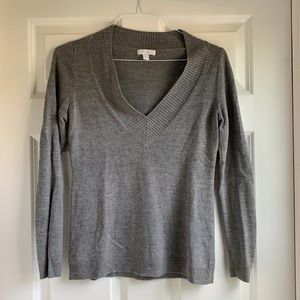 New York & Company Gray V-neck Sweater
